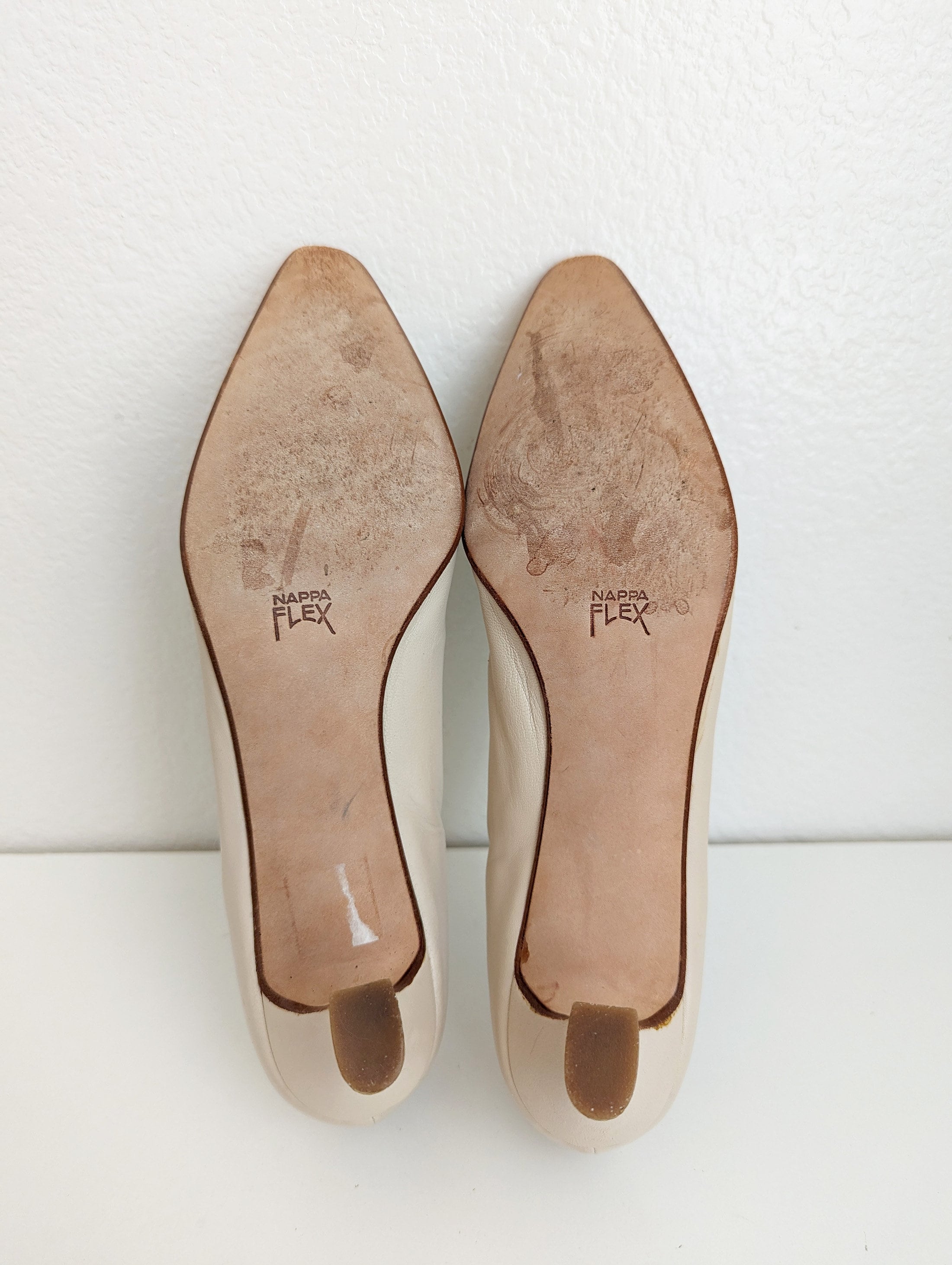 Vintage Bally Fern Pumps, Almond / Light Beige Pumps