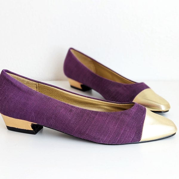 Vintage 80s purple pumps, two tone gold tip kitten heels, size 5.5