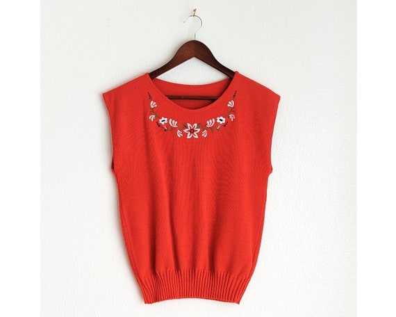 Women's red sweater vest, vintage 70s red floral … - image 1