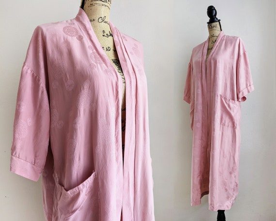 Vintage dusty pink Chinese silk robe, Oriental emb