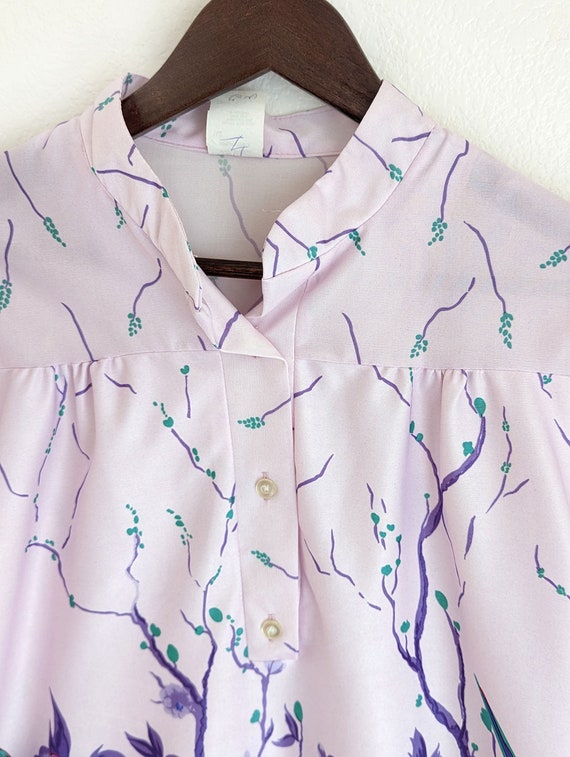 Vintage 70s plus size bird print blouse, light pi… - image 3