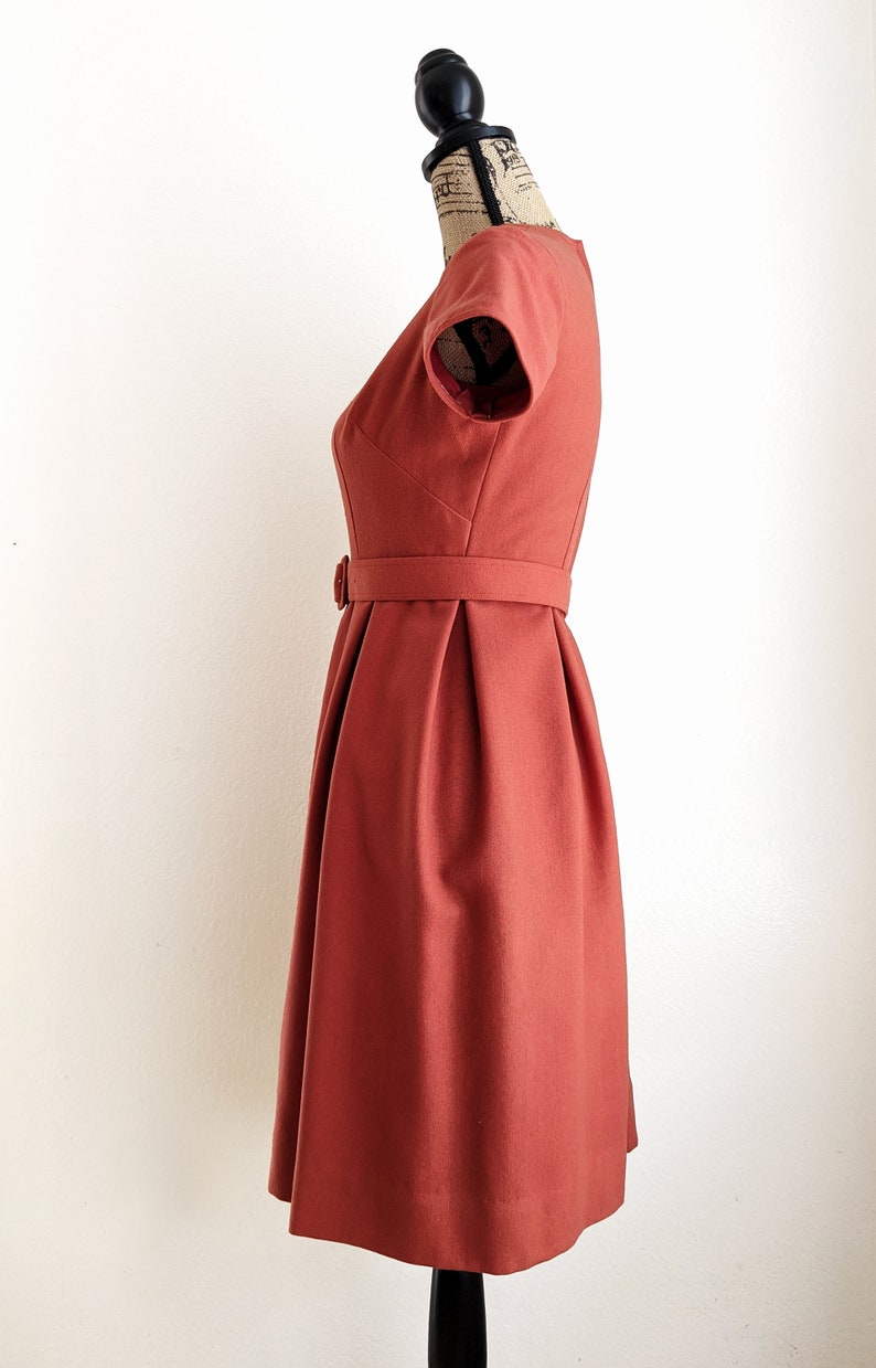 Robe de jour rouge rouille des années 60, robe plissée vintage avec ceinture assortie, taille S petit image 6