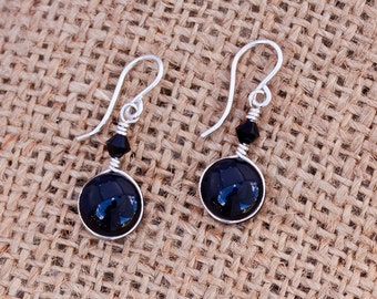 Boucles d’oreilles pendantes en verre noir avec fils d’oreille en argent sterling, boucles d’oreilles polyvalentes, boucles d’oreilles de tous les jours