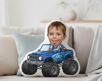 パーソナライズされたぬいぐるみモンスタートラック枕：写真の顔のドライバー漫画車両装飾