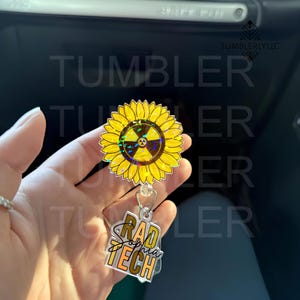 Personalized Rad Tech Sunflower Badge Reel, Custom Radiology Tech Name ID Holder, X-Ray Tech Gift, Retractable Nurse Medical Badge Clip