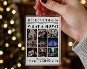 Gepersonaliseerde kerstversiering van acryl met concertkrantmotief: een gepersonaliseerde fotocollage van de tournee.