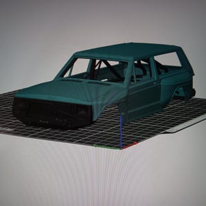 1/18 Jeep Cherokee pre runner 2 door.