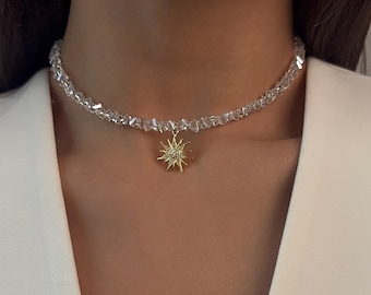 Zarte Sonne Anhänger Choker, vergoldete Huggie Ohrringe, himmlische Halskette, zarte Ohrringe, Geschenk für sie, Kristall Choker, Geschenk für Frauen