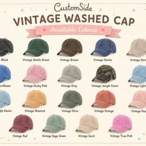 Peut inclure: Une collection de casquettes de baseball d&eacute;lav&eacute;es vintage dans diverses couleurs, notamment noir, vert, marron, denim, pierre, bleuet, rose, gris, camouflage, bleu clair, moutarde, olive, orange, p&ecirc;che, rouge, sauge et sable, avec leurs noms.