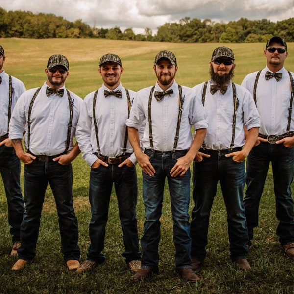 Camouflage suspenders and bow tie / Realtree Camo