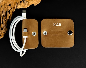 Gepersonaliseerde koordopbergerhouder, leren kabelhouder, drukknoopsluitingen, aangepaste koordwikkel, cadeau reisaccessoire