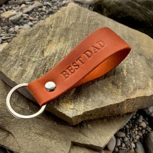 Personalized Leather Keychain for Dad, Fathers Day Gift, Custom Keyring for Him, Initial Key Holder, Name Key Fob for Daddy, Papa Gift, Best Dad Ever