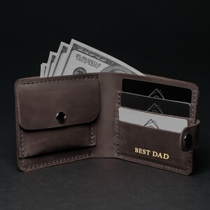 Benutzerdefinierte zweifache Brieftasche für Papa, Lederbrieftasche für Herren, faltbare Brieftasche für ihn, Geld- und Kreditkartenhalter, Geschenk von Tochter oder Sohn an den Vater