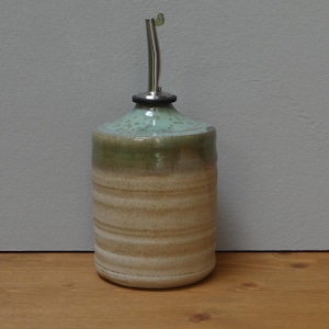 Keramische olijfoliedispenser 400 ml | Keramische schenkfles voor olie of azijn | Groen- en havermoutschenker | Uniek keramisch tafelservies