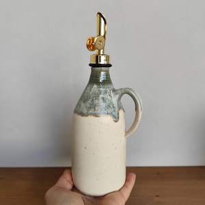 Keramische olijfoliedispenser 320 ml | Groene schenktuit | Unieke tafelcruet voor olie of azijn | Stijlvol keukendecor
