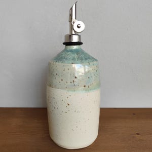 Ceramic olive oil dispenser 500ml | Handmade oil bottle pourer | Ceramic olive or vinegar bottle| Green oil pourer | One of a kind cruet