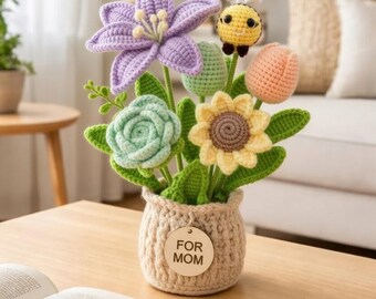 Multiple Crochet Thank You Flower Pot, Handmade Amigurumi Hydrangea and Rose Bouquet, Bee Gift, Gratitude Gift, Floral Desk Decor R-27032608