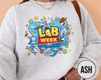 Sudadera Lab Story, Semana del Laboratorio 2026, Regalo para el equipo de laboratorio, Sudadera de asistente de laboratorio, Flebotomista, Científico, Técnico de laboratorio médico, Camiseta MLT NGYX11