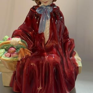 Royal Doulton figure Linda HN2106