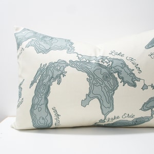 Housse de coussin - Les Grands Lacs 16 x 24, carte vintage, chalet, maison au bord du lac, lac Érié, lac Huron, lac Michigan, lac Ontario, lac Supérieur