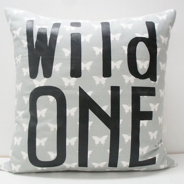 VENTA — Funda de almohada - WILD ONE Funda de almohada, 20x20, mariposas gris/gris