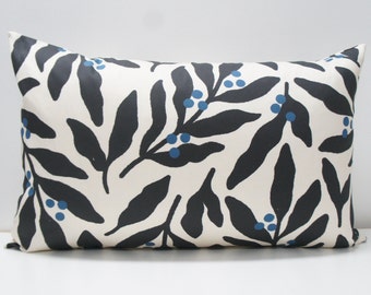 Pillow Cover - mod leaves pillow cover, 16x24, vintage/retro/mod floral botanical, black and white, blue