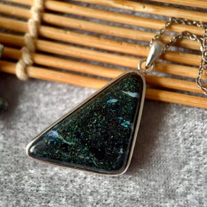 Australische Black Fairy Opal-hanger • Sterlingzilveren handgemaakte ketting
