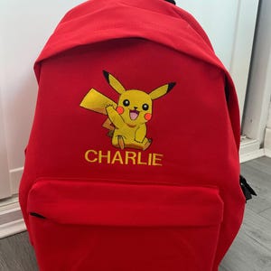 Sac à dos Pokémon personnalisé avec Pikachu et nom brodés : cartable pour enfant, sac à dos pour chambre d'enfant, cadeau de rentrée, vacances