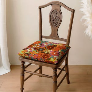 Retro Flower Linen Seat Cushion, 70s Style Colorful Floral Chair Pad, Vintage Boho Hippie Decor, Funky Groovy Natural Chair Cushion