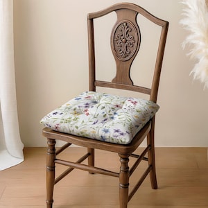 Watercolor Wildflower Linen Chair Cushion, Botanical Floral Seat Pad, Cottagecore Soft Tufted Cushion, Spring Kitchen Chair Pillow