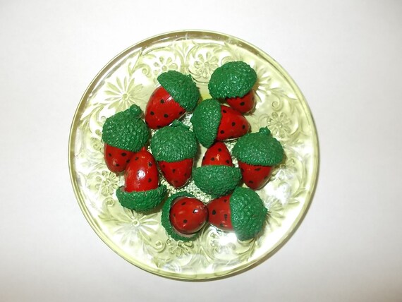 10 Decorative Acorn Bowl Fillers Strawberries In Glass Plate Etsy