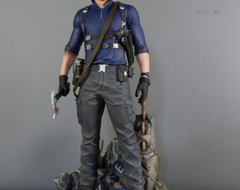 Leon Kennedy en Racoon / handbeschilderd / Resident Evil Requiem / verzamelbeeld hars