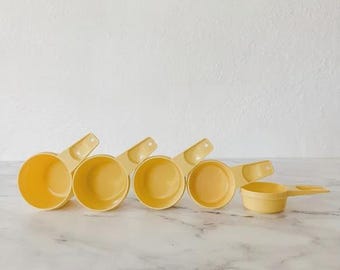Vintage Tupperware Yellow Plastic Kitchen Cooking Measuring Cups Set of 5