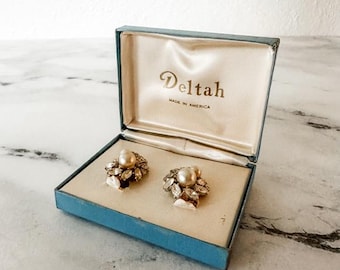 Deltah Vintage 1950s Costume Pearl & Stones Silver Clip on Earrings