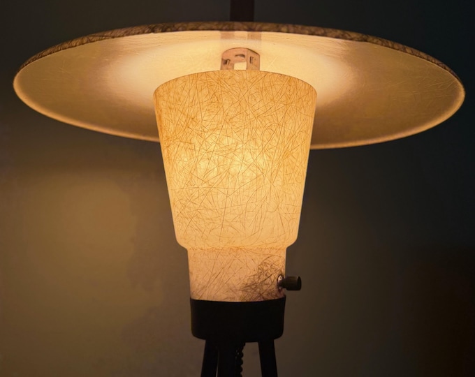 Vintage MCM Metal Fiberglass Atomic Tripod Lamp Mid Century Modern Lighting 1950s