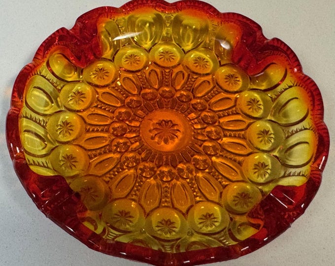 Vintage MCM L.E. Smith Moon Stars Amberina Glass Ashtray Decorative Mid Century