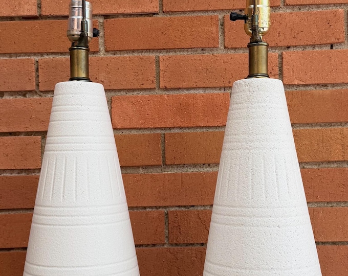 Vintage MCM White Ceramic Pottery Lamps Mid Century Modern Lighting 1960s Pair