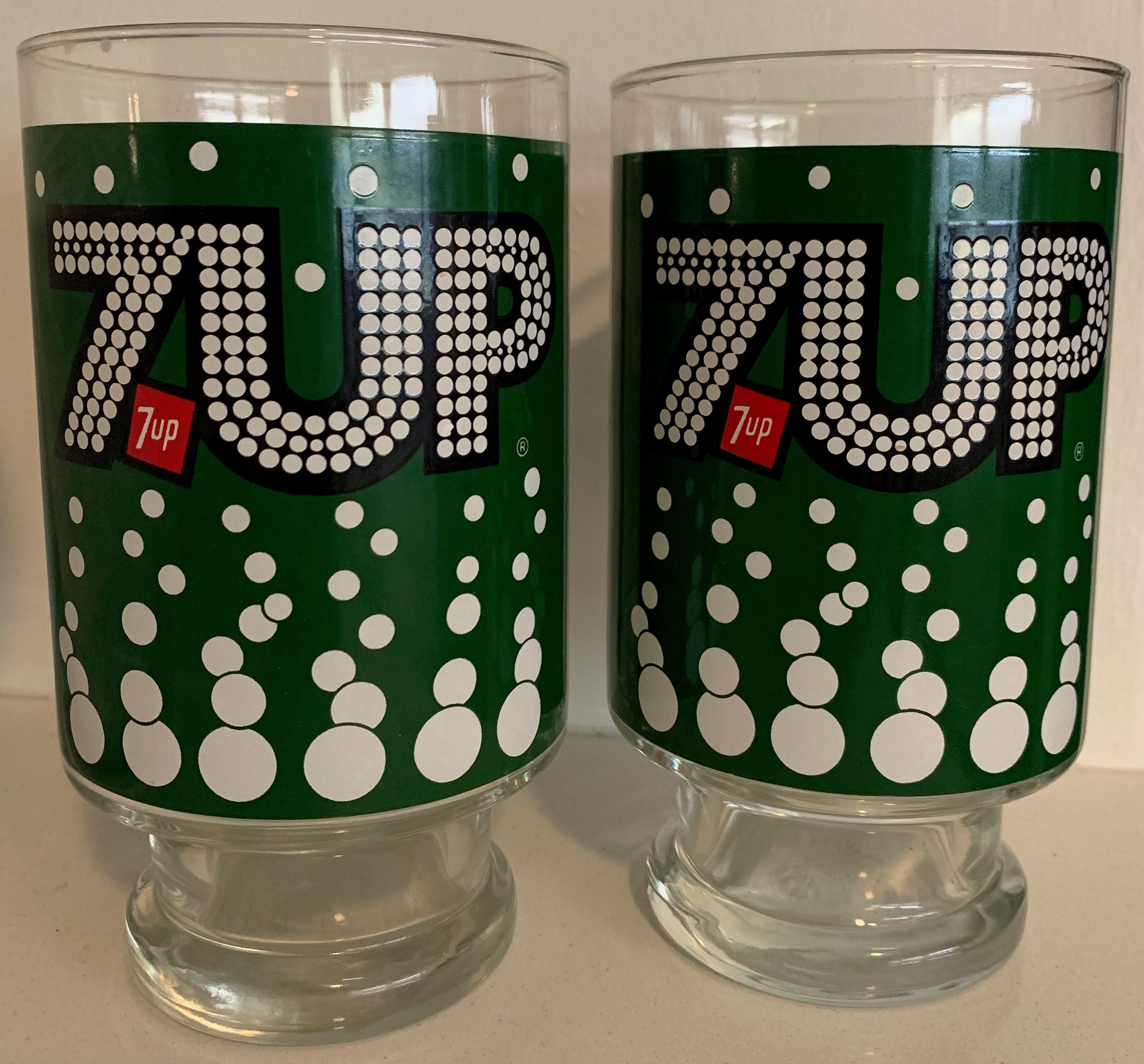 Fun Pair Large Vintage 7 UP Soda Cola Drink Glasses 32oz. Mod Design Pop  Green