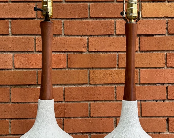 Pair Vintage 1950s 1960s Star Lamps Ceramic Wood Mid Century MCM Modern Lighting