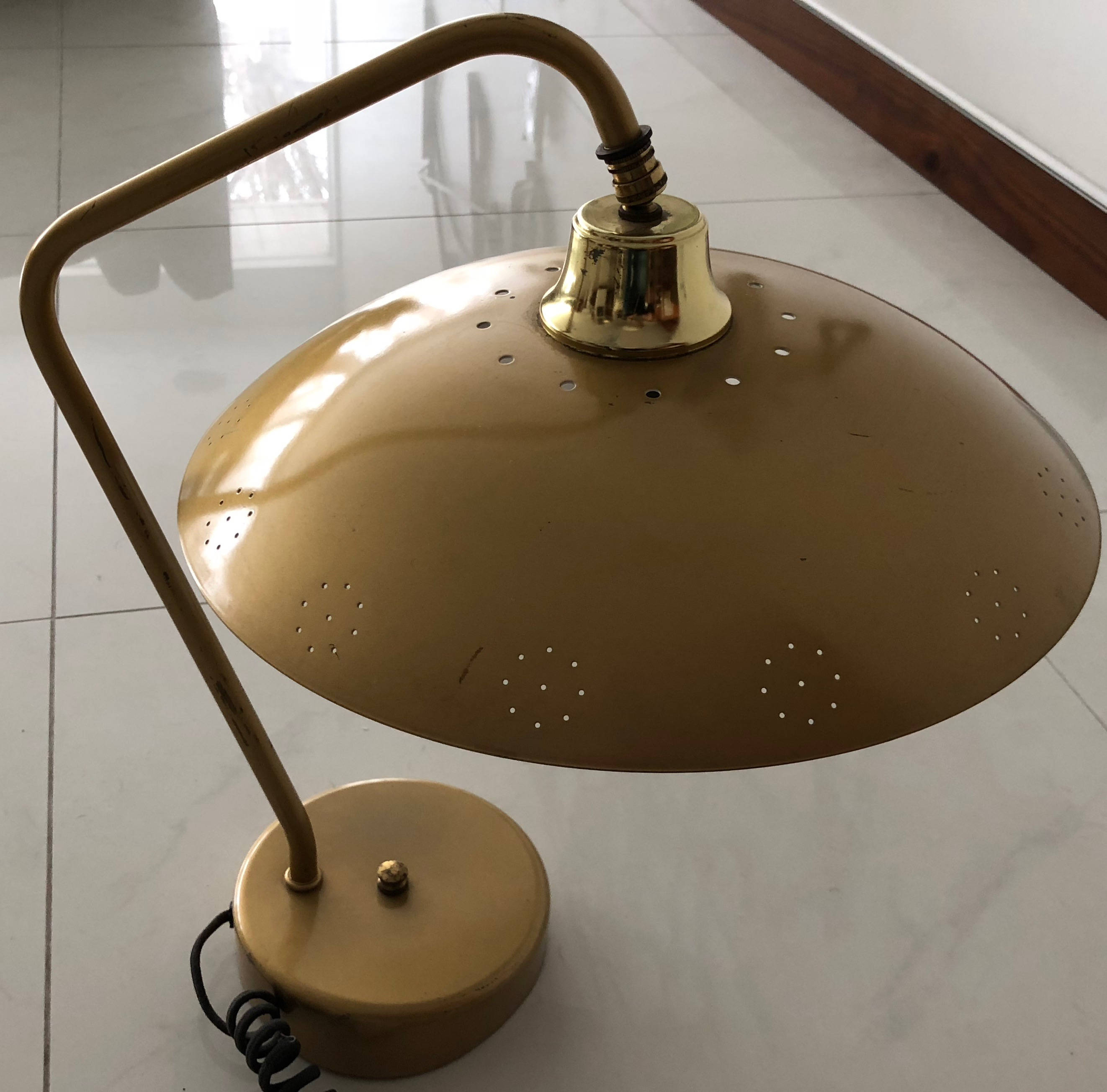 Sleek Vintage 50s 60s Metal Saucer UFO Desk Table Lamp Mid Century