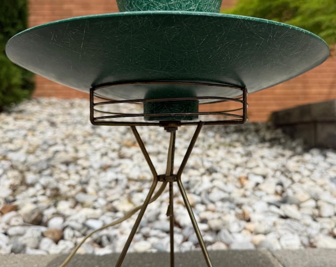 Vintage MCM Green Fiberglass Tripod Atomic Lamp Mid Century Modern UFO Saucer Googie