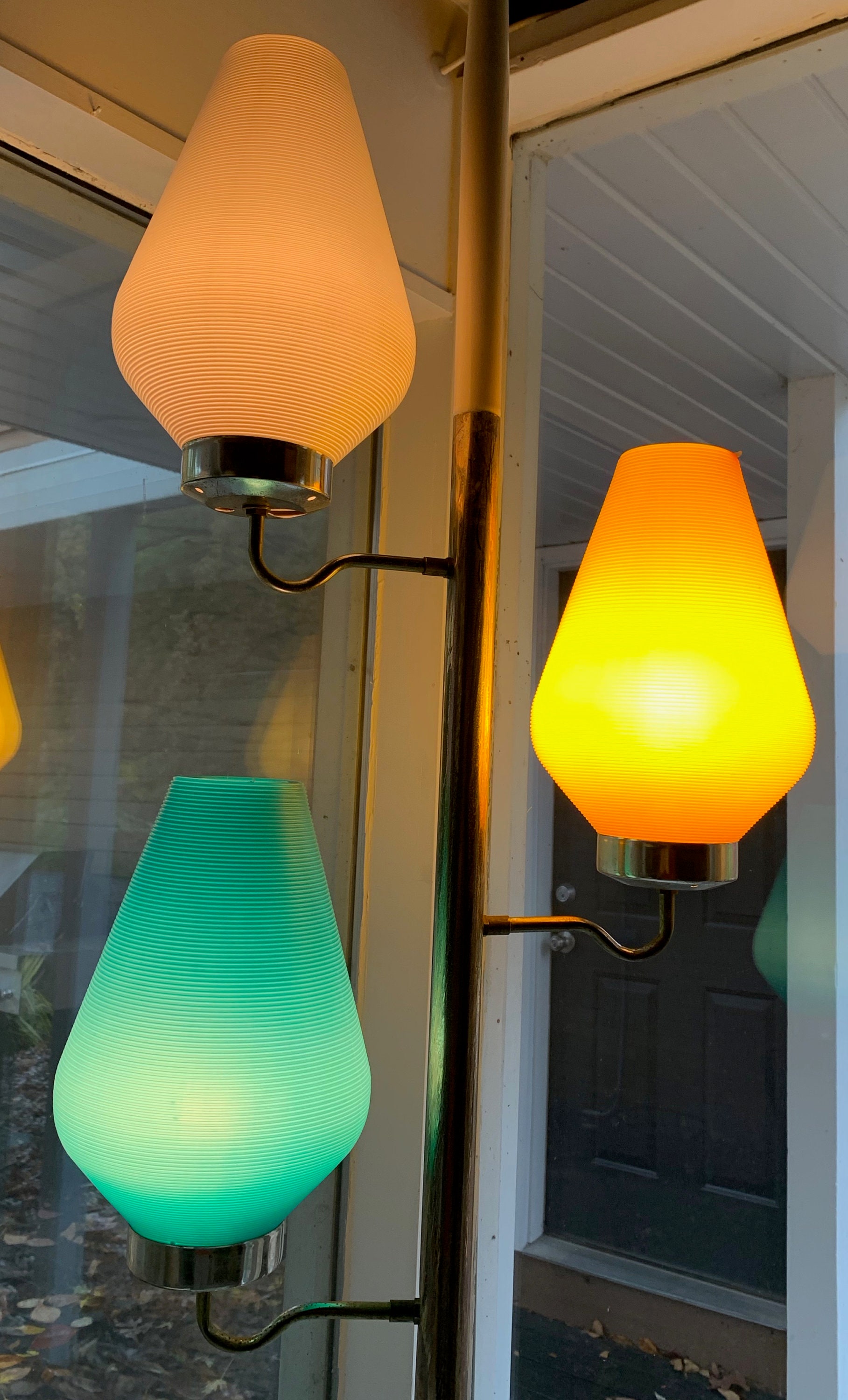 Vintage pole lamp deals