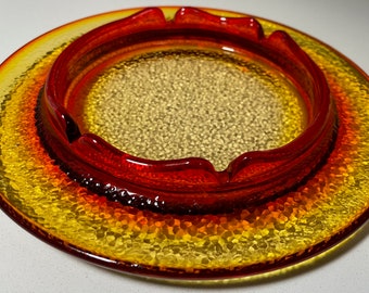 Vintage Round Amberina Art Glass Textured Ashtray Mid Century Modern Glassware