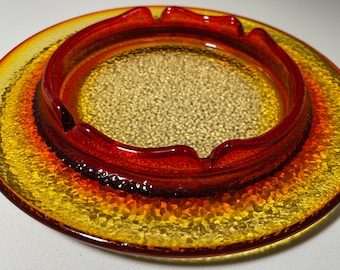 Vintage Round Amberina Art Glass Textured Ashtray Mid Century Modern Glassware