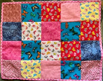 Couverture faite main pour bébé ou pour poupée