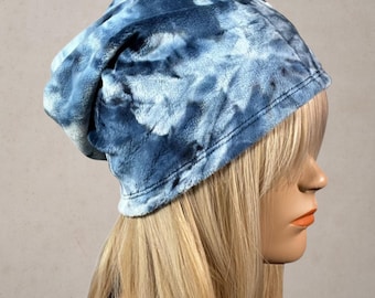 Tie Dye Slouchy Beanie: Soft Blue & White, Faux Fur