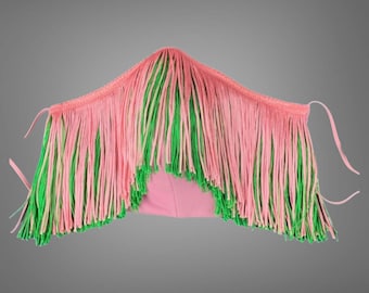 Roze gezichtsmasker met roze en groene franje