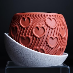 Cuore decorative heart planter, modern succulent pot with drip tray, romantic gift for Valentine’s Day, Mother’s Day, or home decor