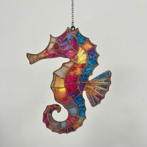 Seahorse Faux Stained Glass Suncatcher – Ocean Window Hanging Decor, Coastal Nautical Art Gift for Beach Lovers