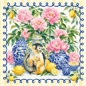 Op de afbeelding: Waterverfillustratie met een aap, roze pioenrozen, citroenen en blauw-witte gemberpotten. De afbeelding heeft een geel-witte gestreepte achtergrond met een blauwe rand.